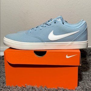 Nike SB: W 11, M 9.5